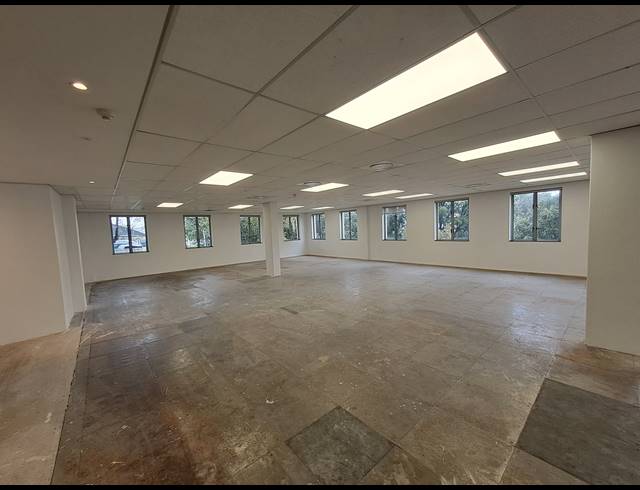 196M² OFFICE TO LET IN SANDHURST